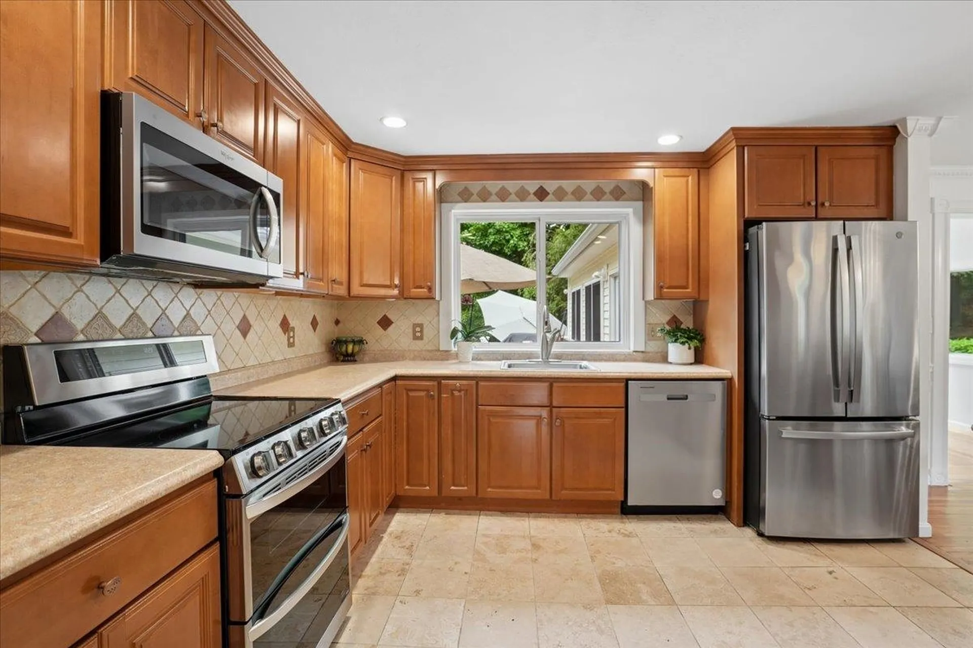 12 Barkland Drive Derry NH 03038