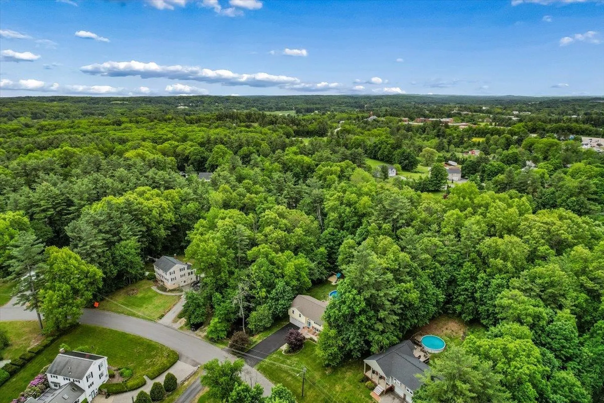 12 Barkland Drive Derry NH 03038