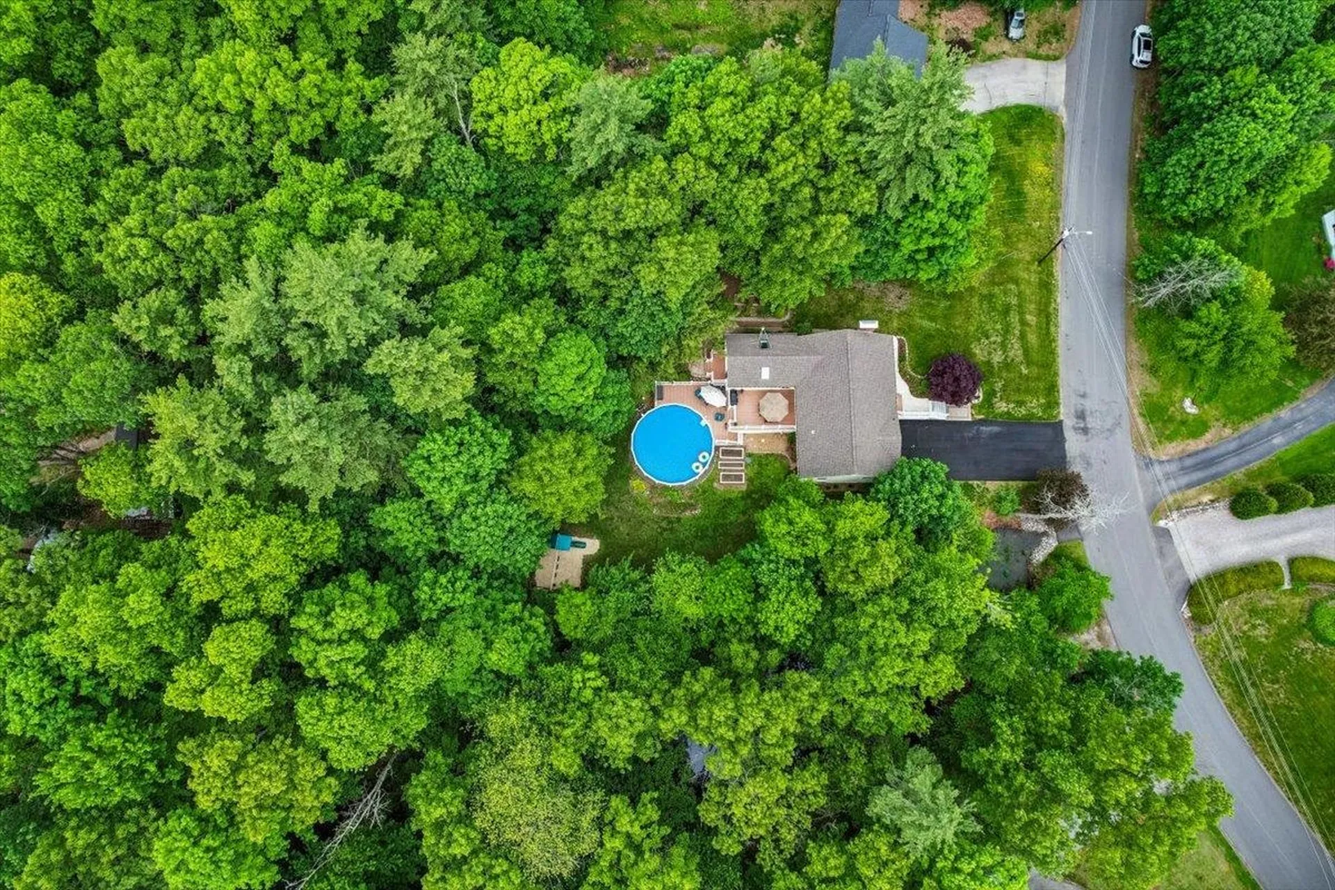 12 Barkland Drive Derry NH 03038