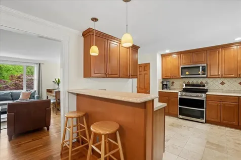 12 Barkland Drive Derry NH 03038