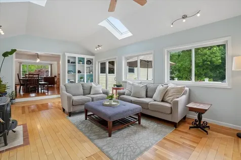 12 Barkland Drive Derry NH 03038