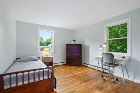 12 Barkland Drive Derry NH 03038