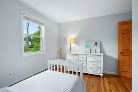 12 Barkland Drive Derry NH 03038