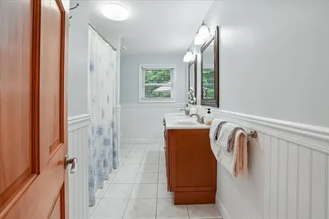 12 Barkland Drive Derry NH 03038