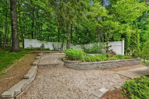 12 Barkland Drive Derry NH 03038