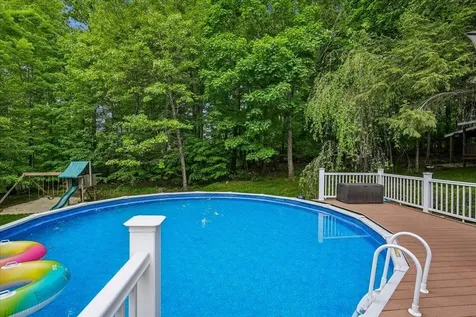 12 Barkland Drive Derry NH 03038