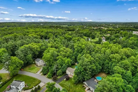 12 Barkland Drive Derry NH 03038