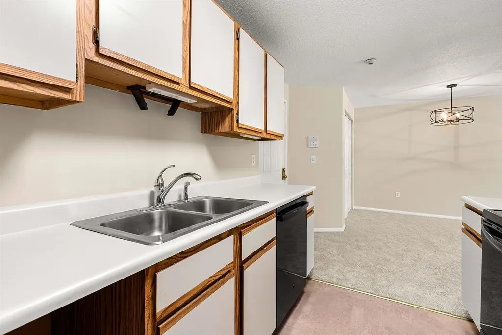 15 Blackstone Drive Nashua NH 03063