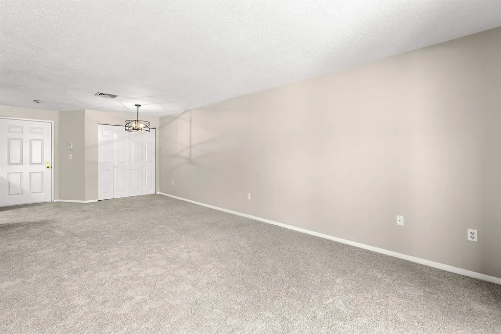 15 Blackstone Drive Nashua NH 03063
