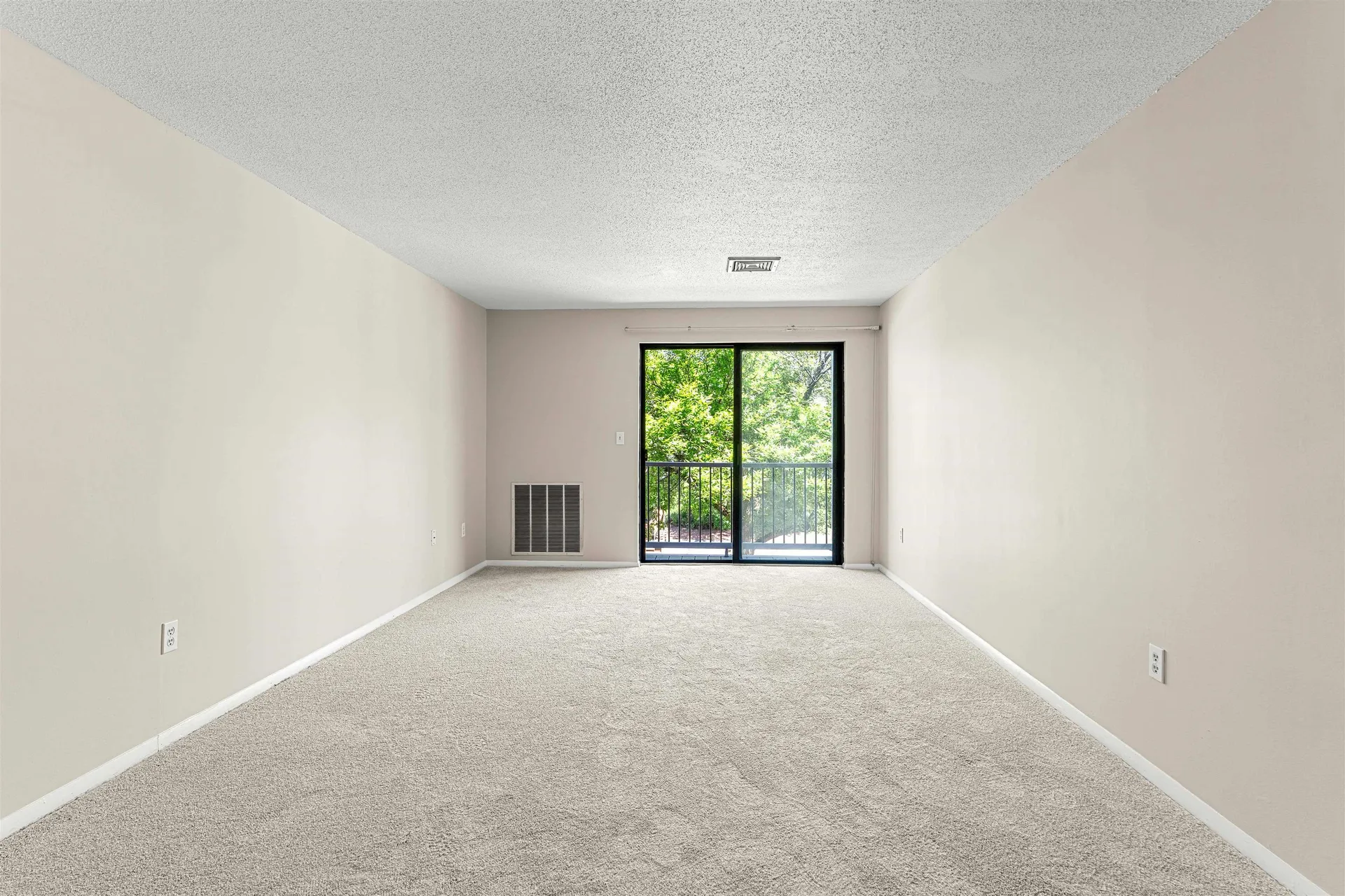 15 Blackstone Drive Nashua NH 03063