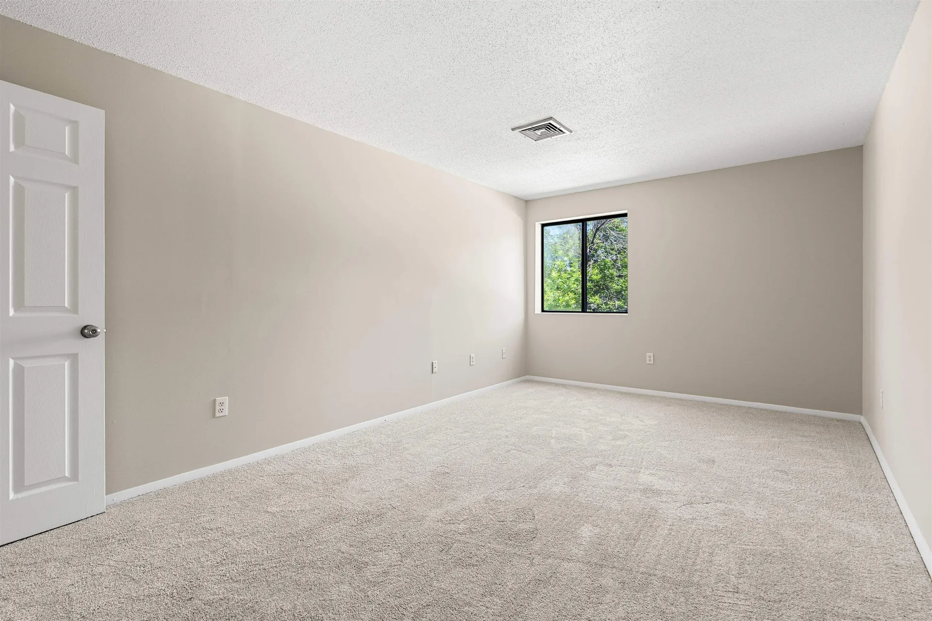 15 Blackstone Drive Nashua NH 03063