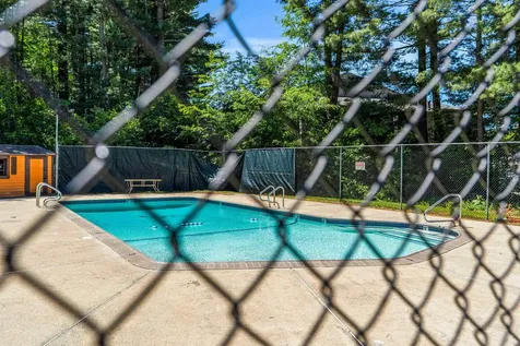 15 Blackstone Drive Nashua NH 03063