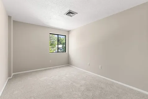 15 Blackstone Drive Nashua NH 03063
