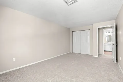 15 Blackstone Drive Nashua NH 03063
