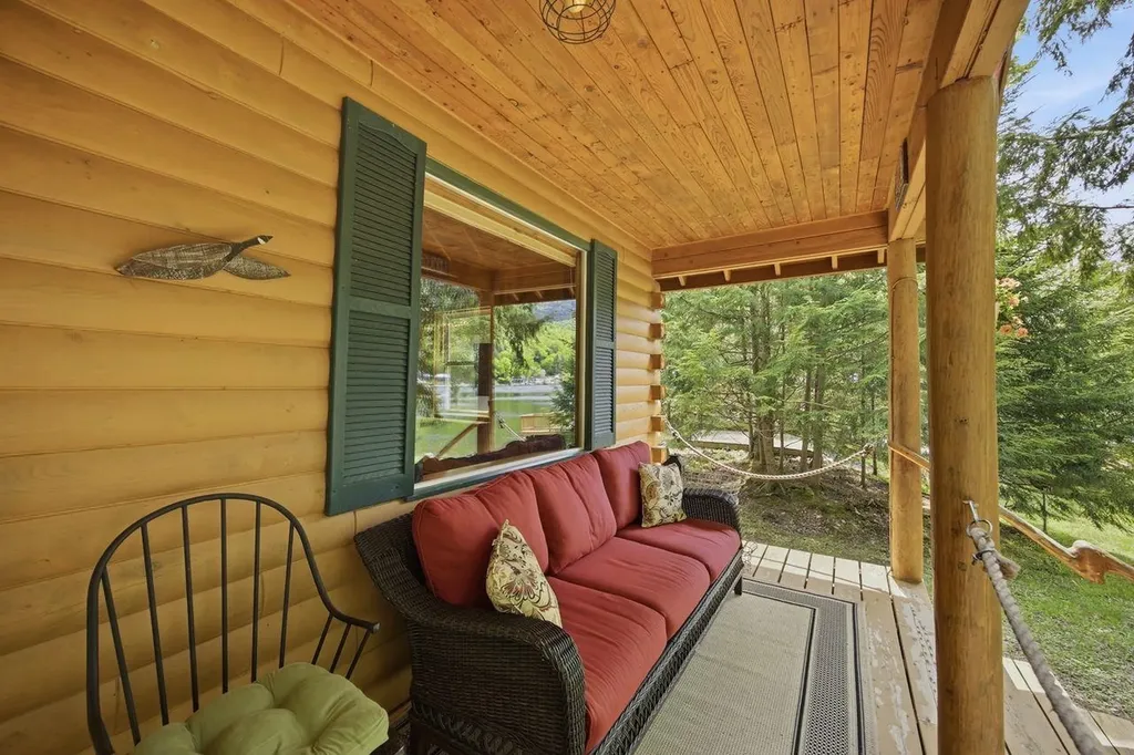 38 Kelly Road Stark NH 03582