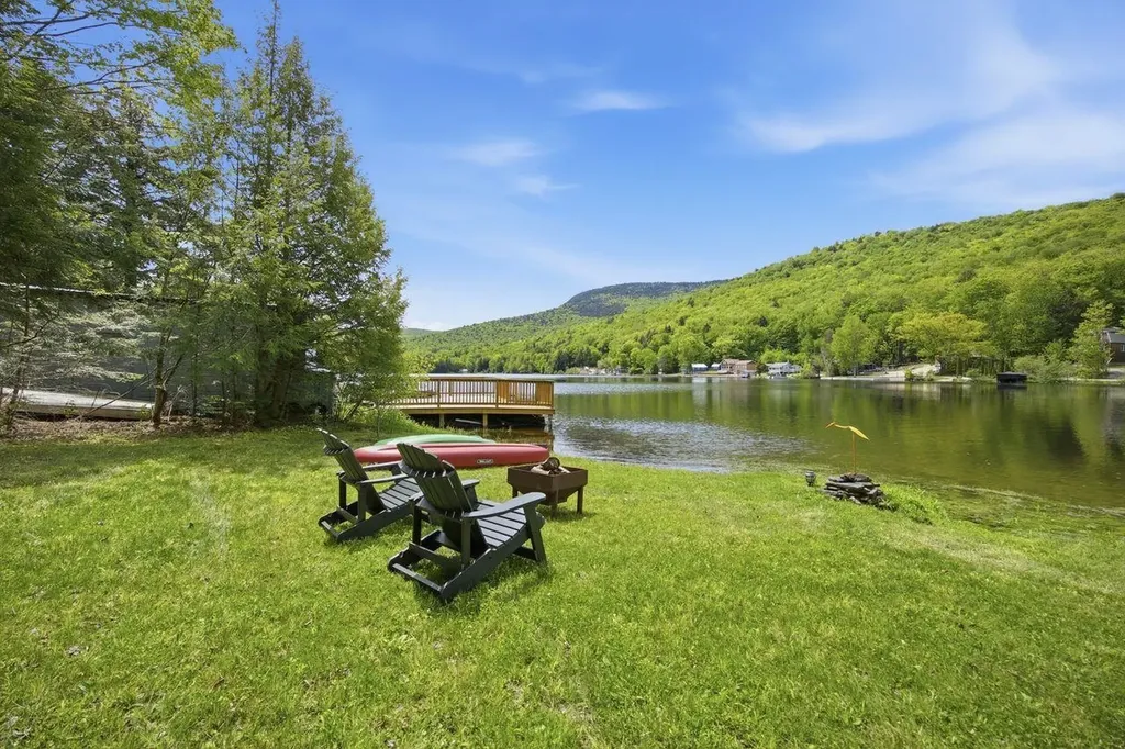 38 Kelly Road Stark NH 03582