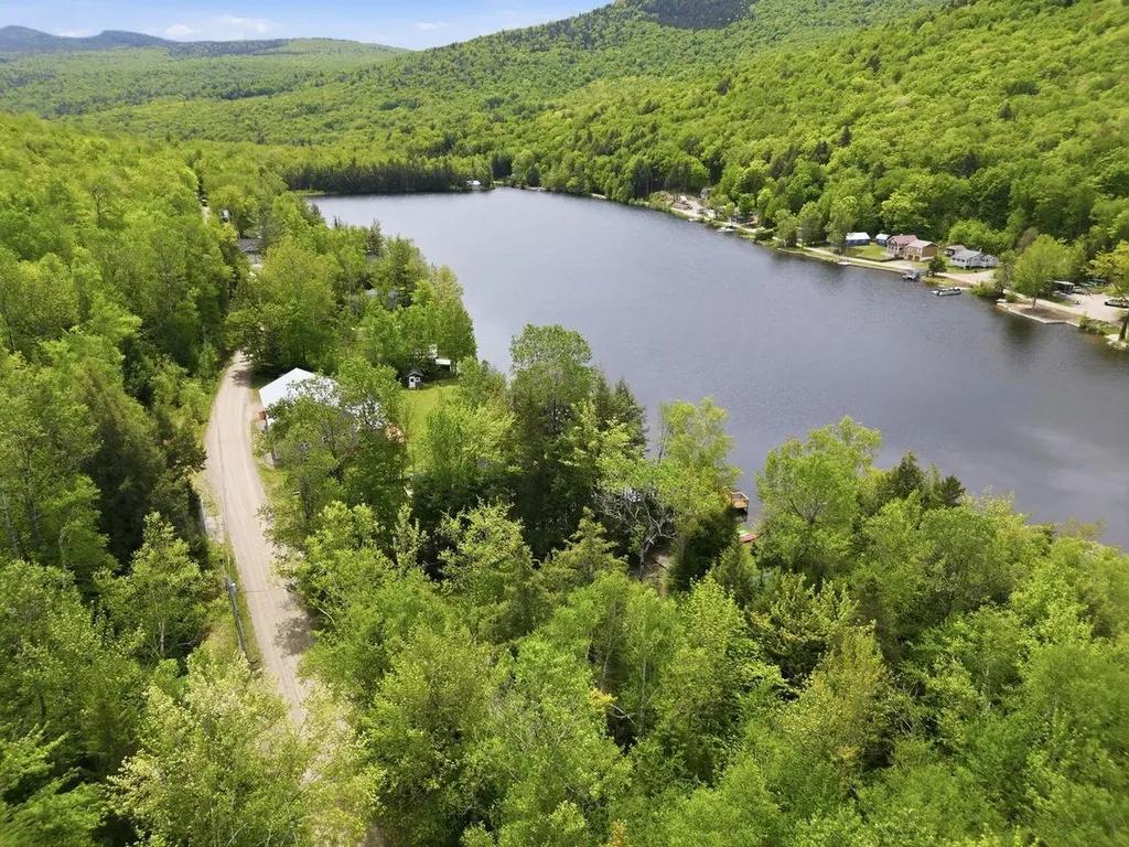 38 Kelly Road Stark NH 03582