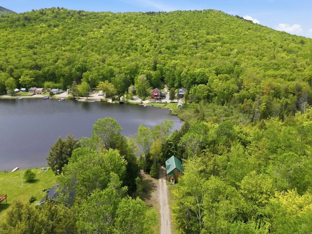 38 Kelly Road Stark NH 03582