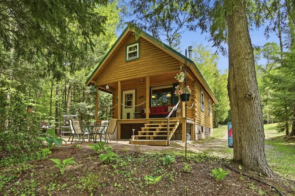 38 Kelly Road Stark NH 03582