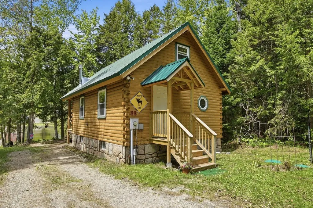 38 Kelly Road Stark NH 03582