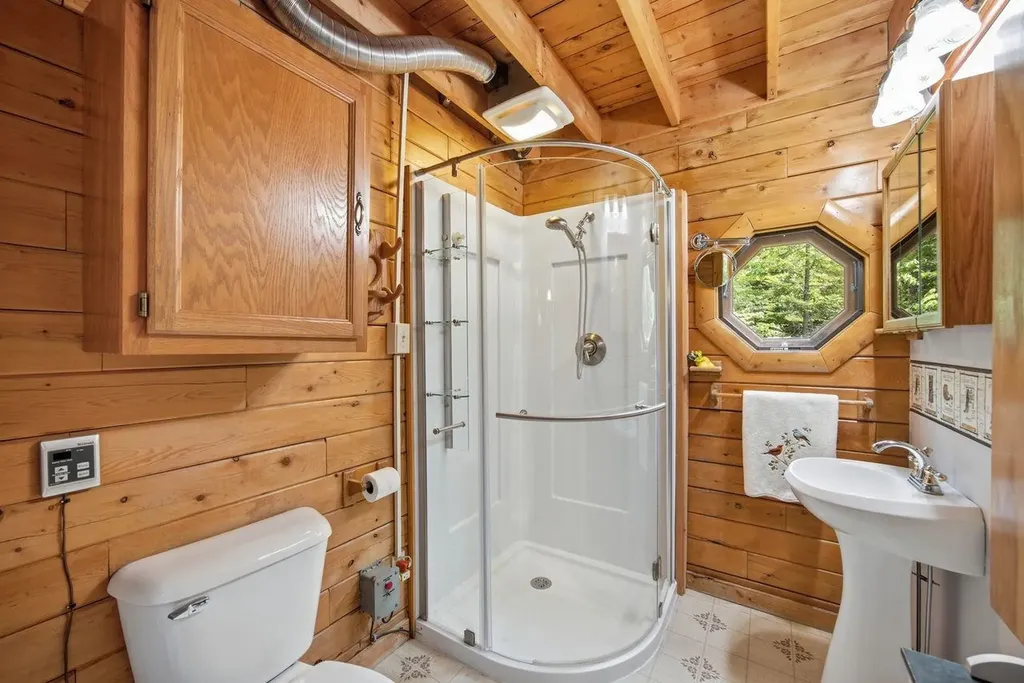 38 Kelly Road Stark NH 03582