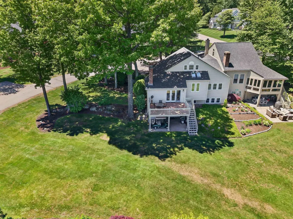 8B Crane Circle Laconia NH 03246