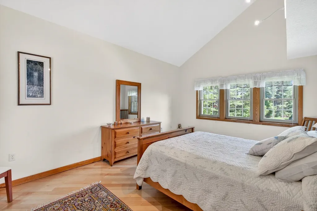 8B Crane Circle Laconia NH 03246