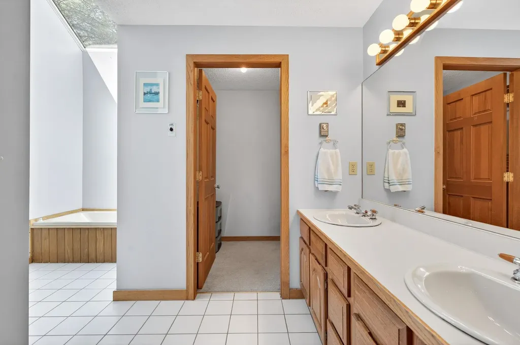 8B Crane Circle Laconia NH 03246