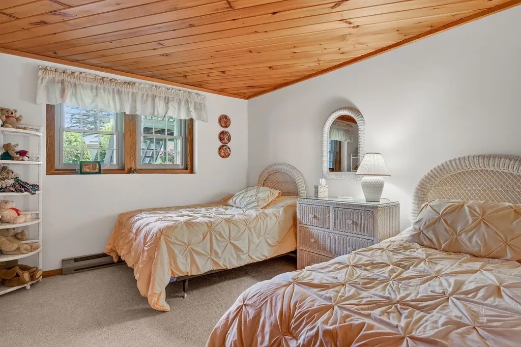 8B Crane Circle Laconia NH 03246