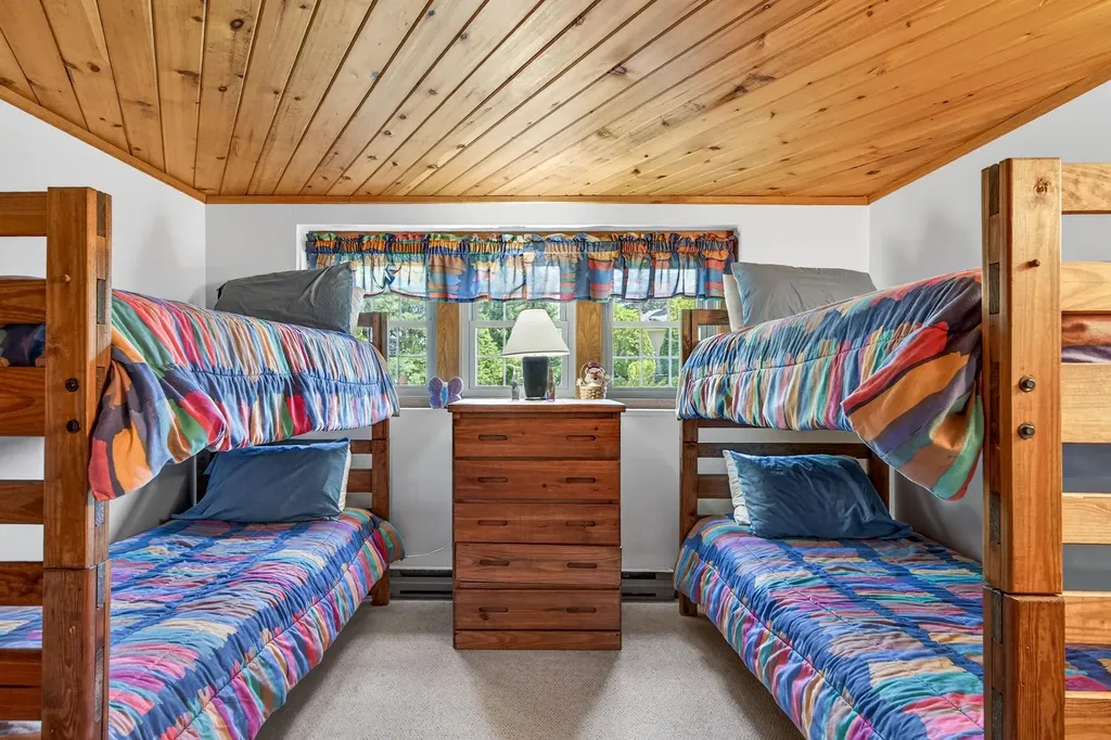 8B Crane Circle Laconia NH 03246