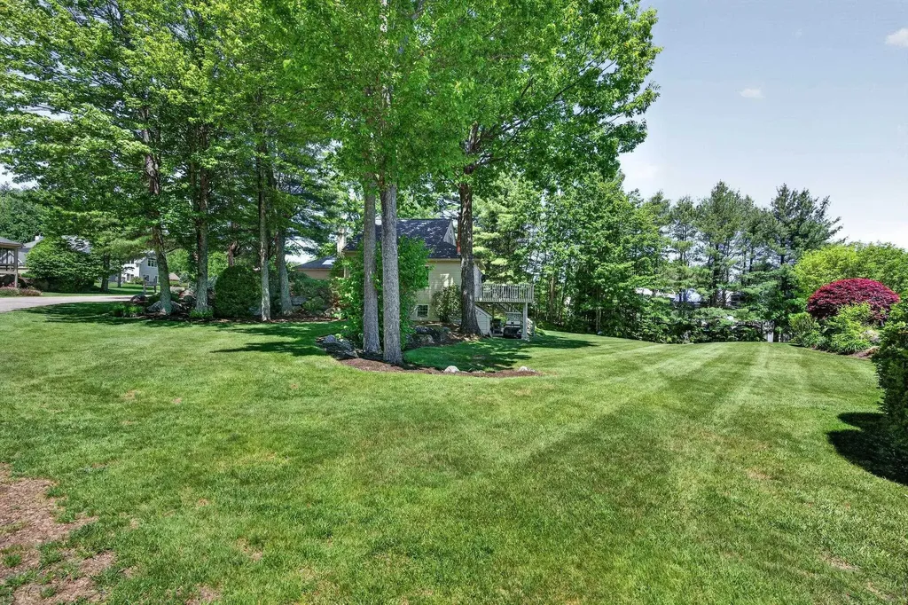 8B Crane Circle Laconia NH 03246