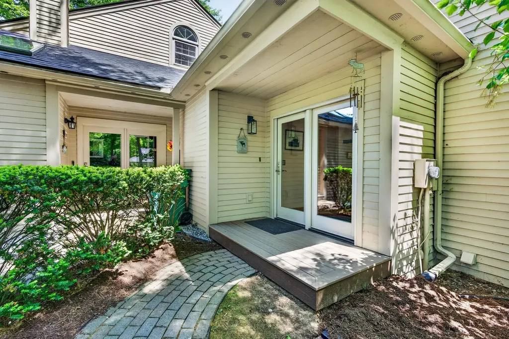 8B Crane Circle Laconia NH 03246