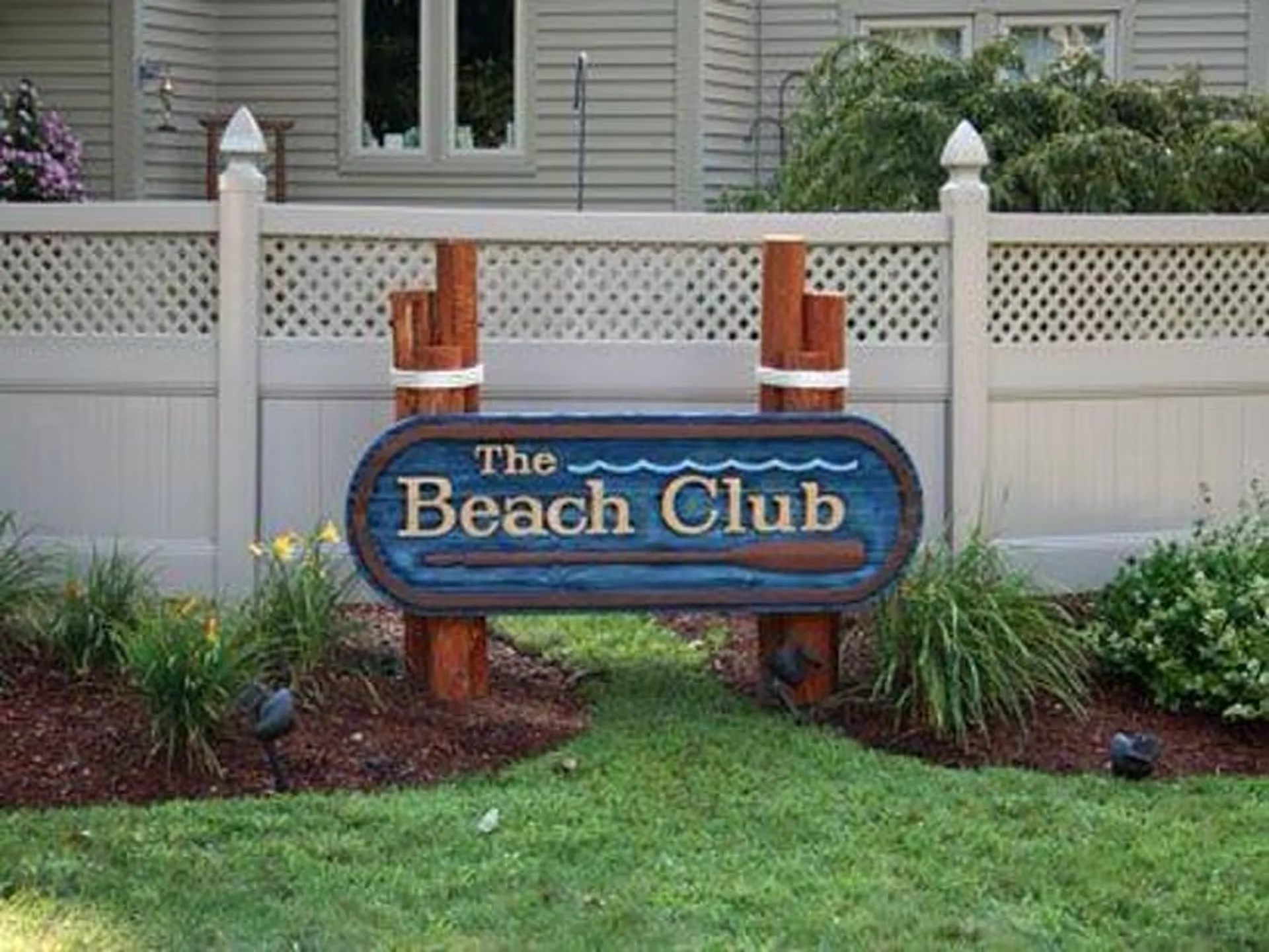 8B Crane Circle Laconia NH 03246