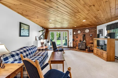 8B Crane Circle Laconia NH 03246