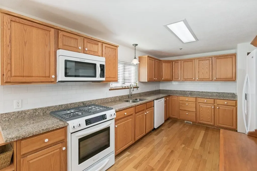 20 Centerview Road Atkinson NH 03811