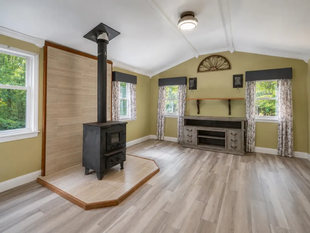 22 Susan Street Danville NH 03819