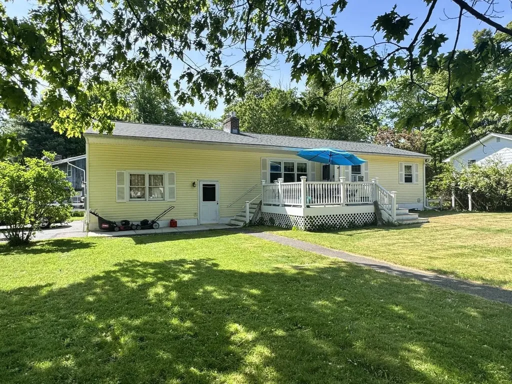 18 Margaret Street Essex VT 05452