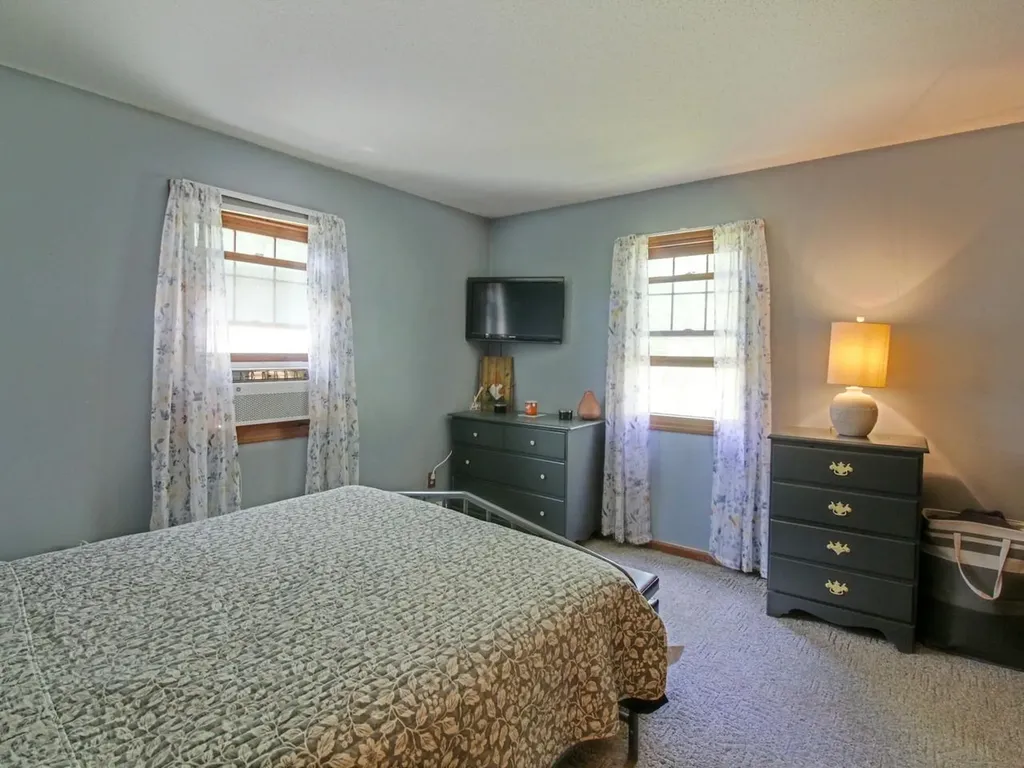 18 Margaret Street Essex VT 05452