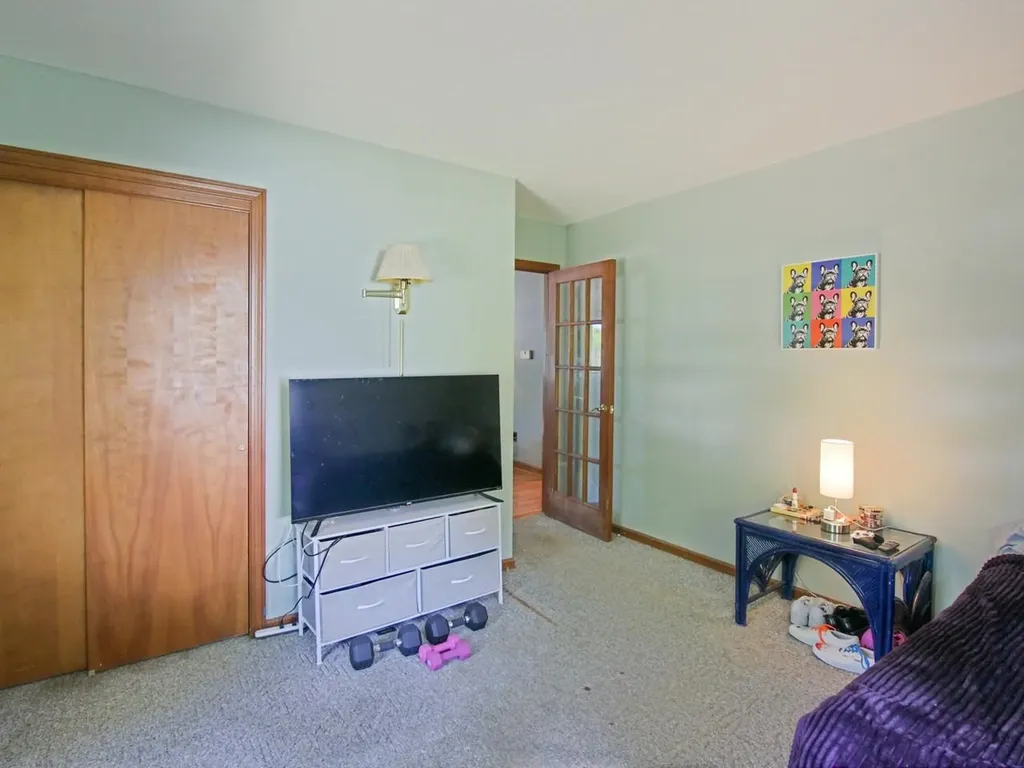 18 Margaret Street Essex VT 05452