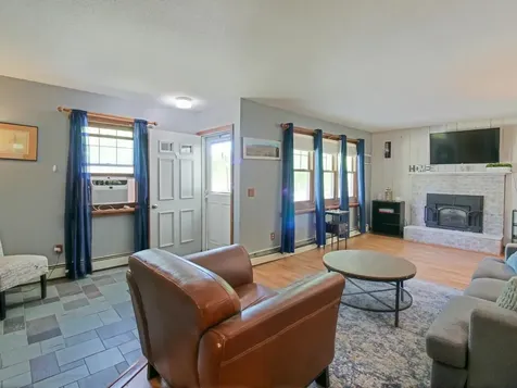 18 Margaret Street Essex VT 05452