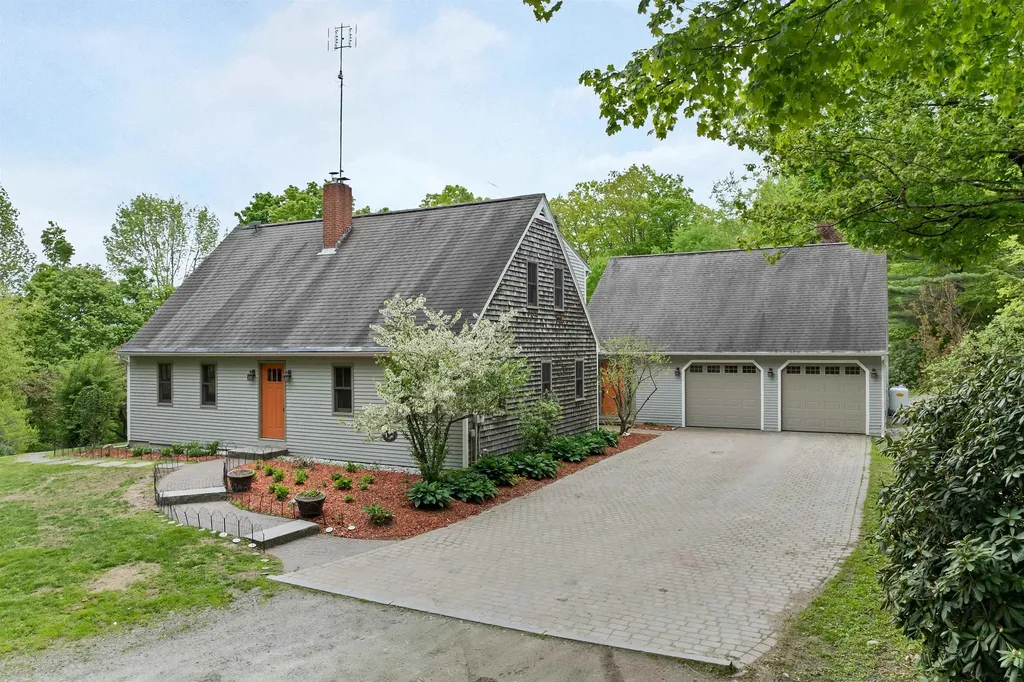 371 Baker Road Henniker NH 03242