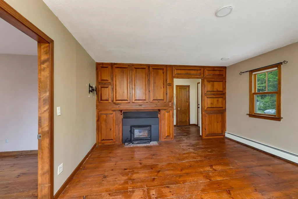 371 Baker Road Henniker NH 03242