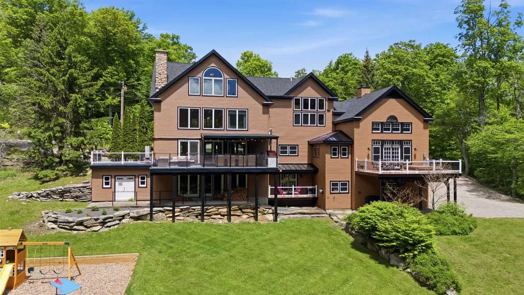27 Mountain View Road Winhall VT 05340