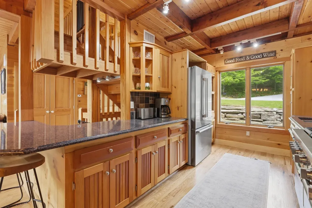 27 Mountain View Road Winhall VT 05340
