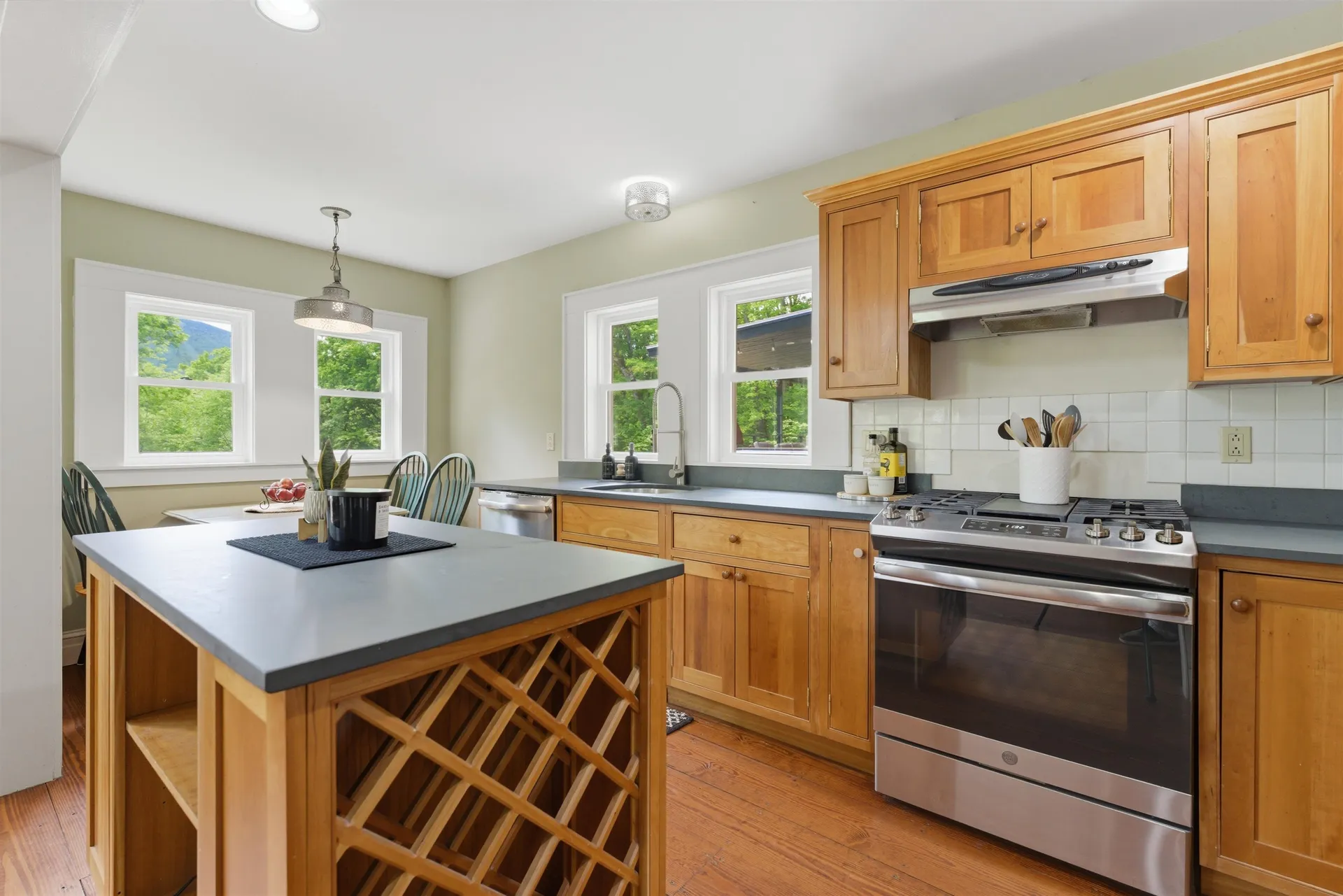 27 Mountain View Road Winhall VT 05340