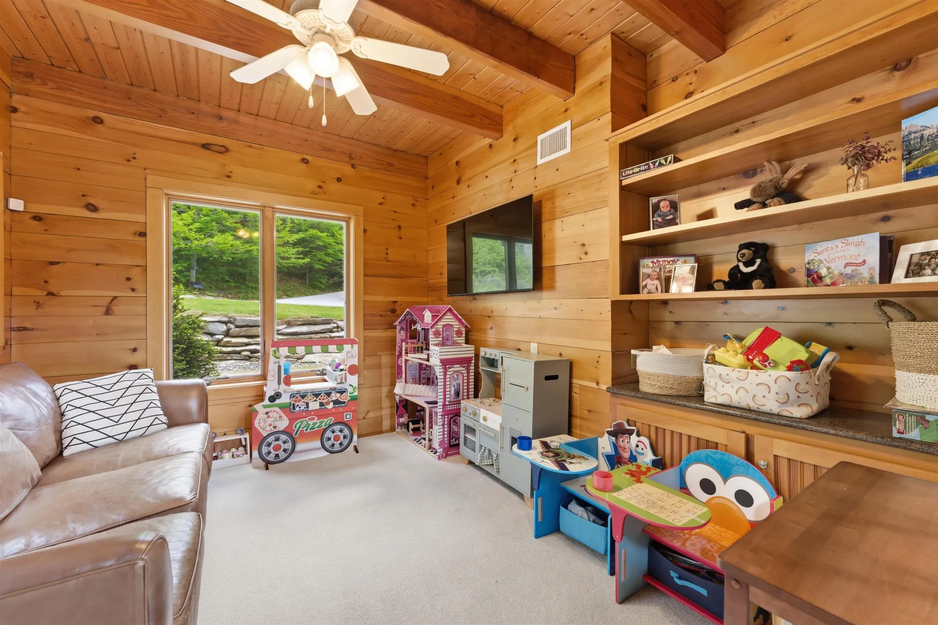 27 Mountain View Road Winhall VT 05340