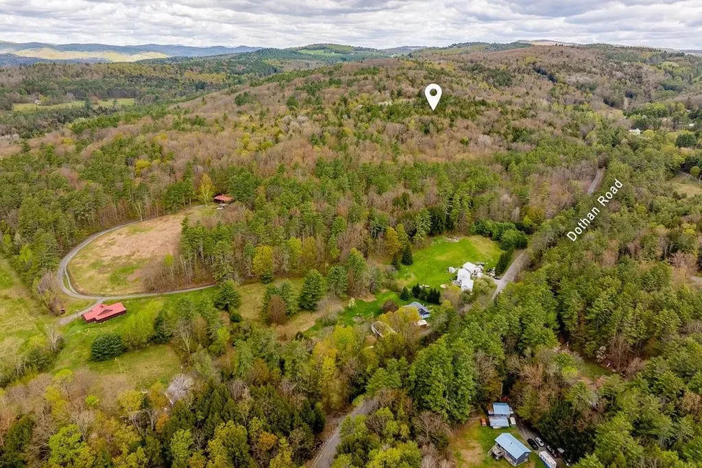 00 Dothan Road Hartford VT 05047