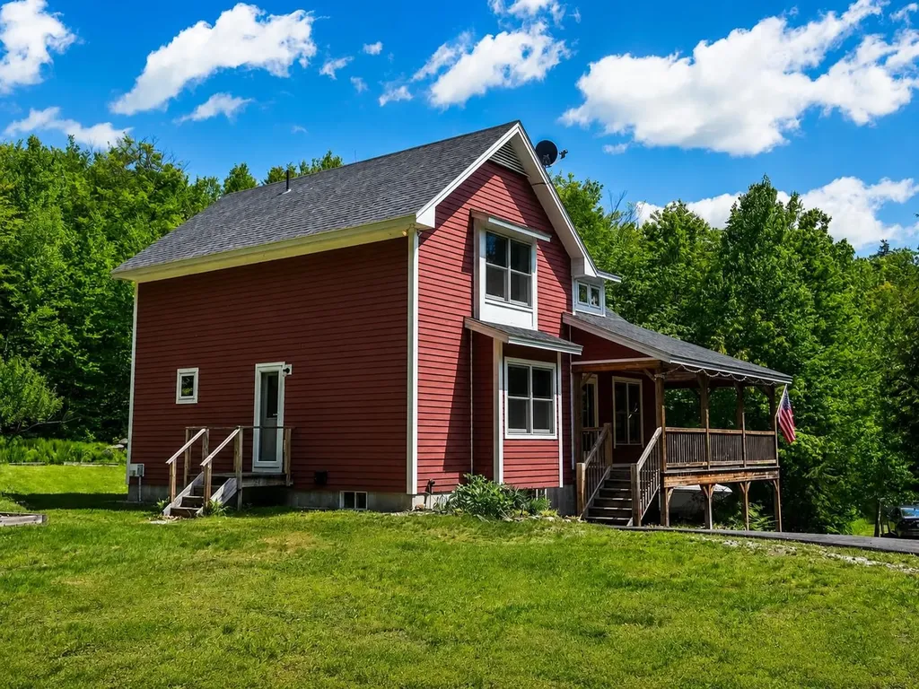 24 Cummings Drive Newbury NH 03255