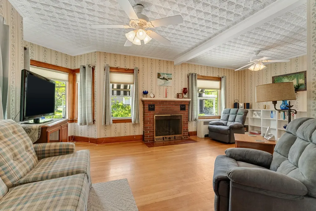 174 South Main Street Waterbury VT 05676