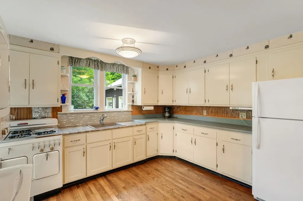 174 South Main Street Waterbury VT 05676